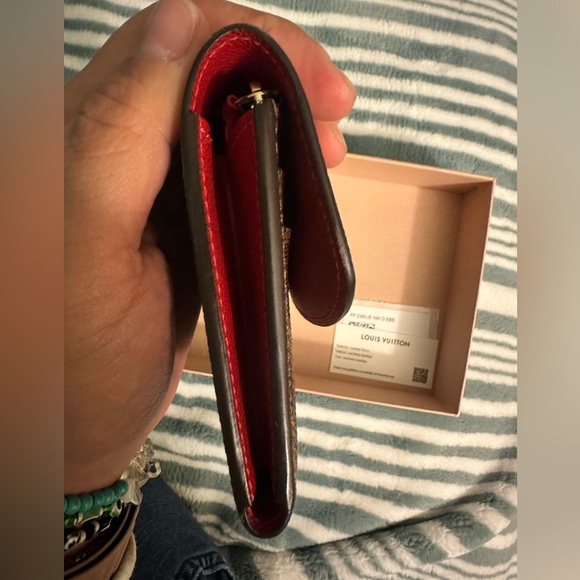Authentic LV Wallet - Picture 5 of 10